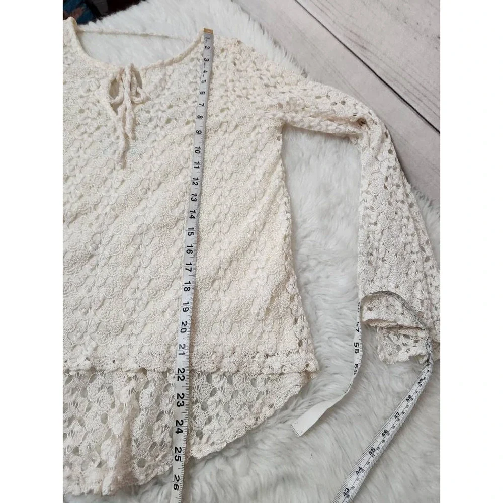 Karlie‎ Womens Hi Lo Top Off White Long Sleeve Bell Open Back Crochet USA Boho M - Picture 4 of 6